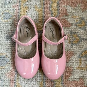 EUC Estine toddler size 7 shoe